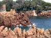 Les Calanques de St-Raphaël, roches rouges le long du littoral de la Méditerranée.
